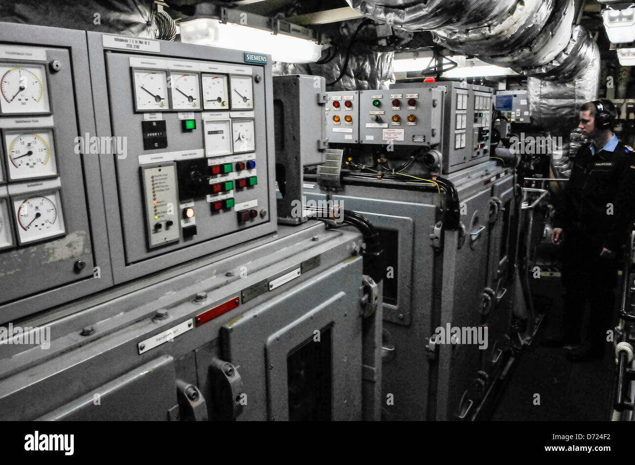 26 avril 2013 à Belfast, en Irlande du Nord. Les producteurs d'électricité à bord FGS Weilheim de la marine allemande Banque D'Images