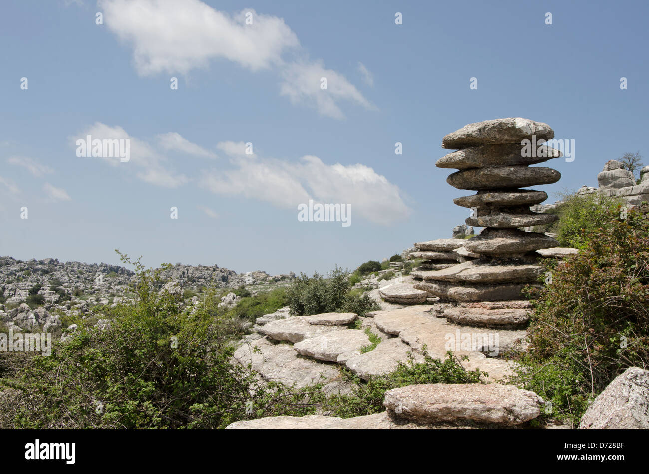 Torcal de Antequera une réserve naturelle de montagne karstique, avec El Tornillo, (Corkscrew) un monument naturel, Andalousie, Espagne Banque D'Images