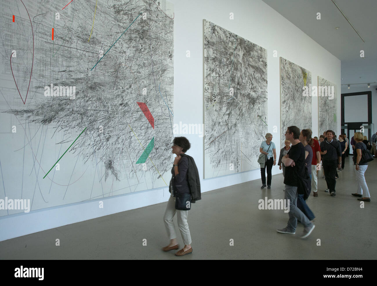 Kassel, Allemagne, des images de l'artiste Julie Mehretu dans la documenta Hall Banque D'Images