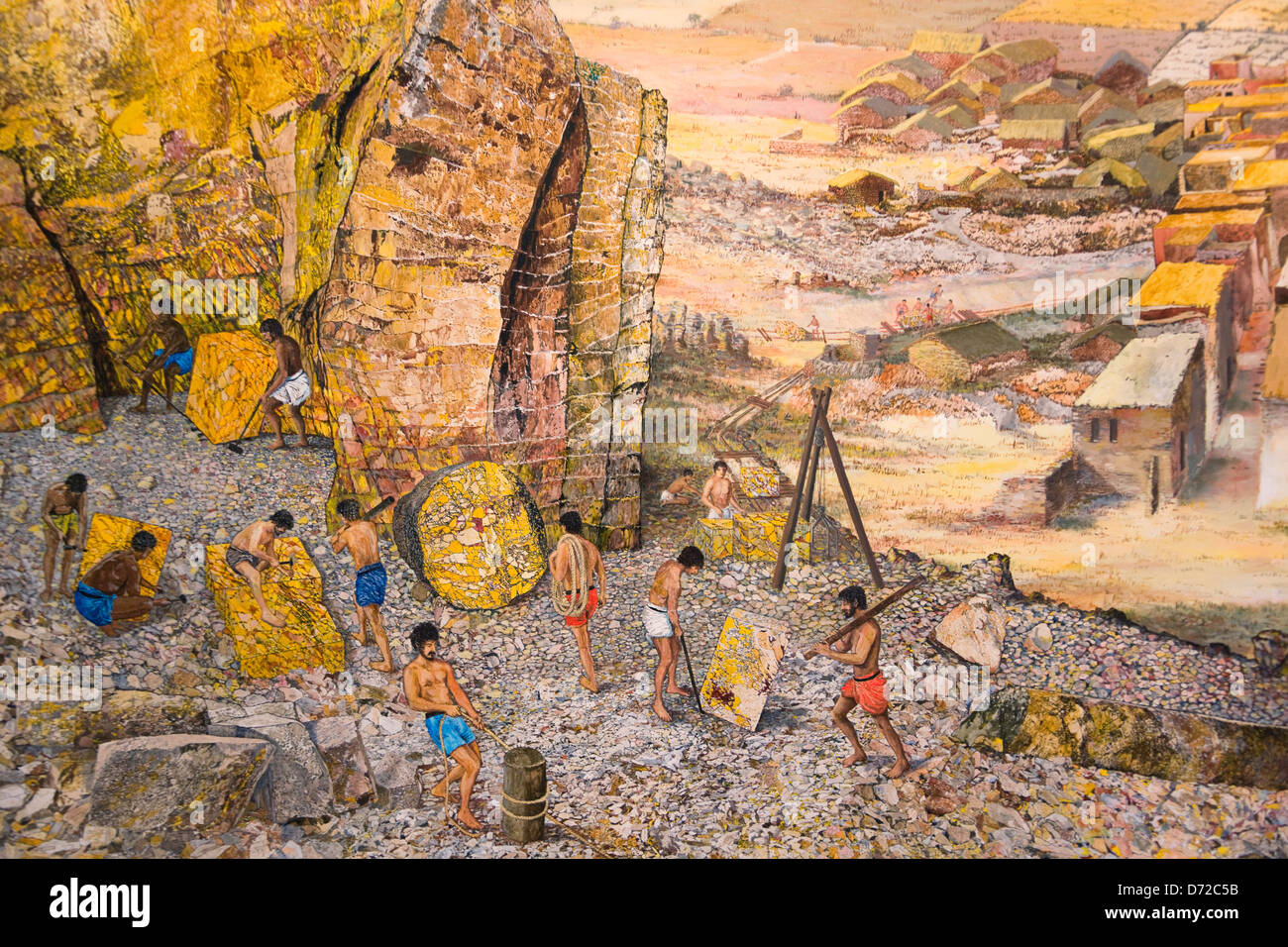 Peinture d'exploitation minière en jaune dans l'ancien temps, Chemtou, Tunisie Banque D'Images
