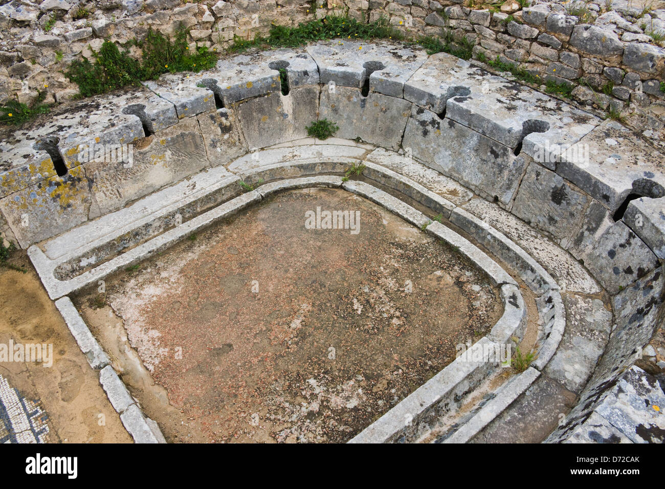 Ruines de Thugga en Kroumirie Montagne, toilettes publiques, UNESCO World Heritage site, Thugga, Tunisie Banque D'Images