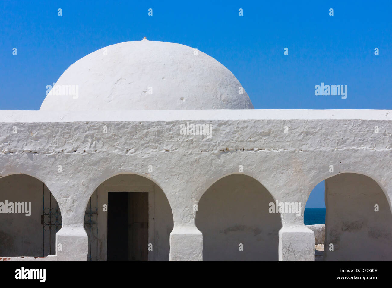 Mosquée et l'école, Djerba, Tunisie Banque D'Images