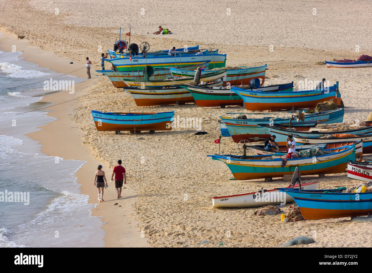 Bateaux De Pêche Sur La Plage Hammamet Tunisie Banque D