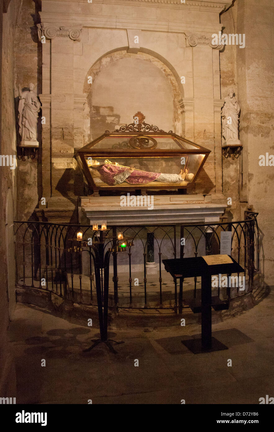 Uzès, France, la tombe de Mgr Baueyn Bonaventure, un évêque d'Uzès dans le 18e siècle Banque D'Images