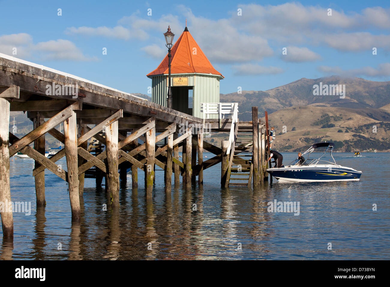 Akaroa village de la péninsule de Banks, île du Sud, Nouvelle-Zélande Banque D'Images