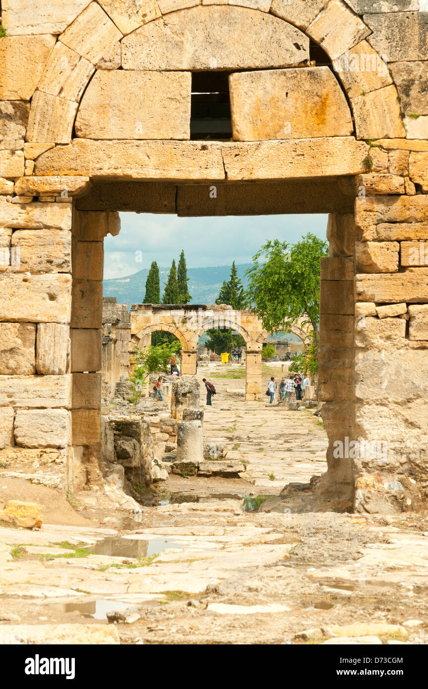 Le nord de la porte byzantine, Hiérapolis, Pamukkale, Denizli, Turquie Banque D'Images
