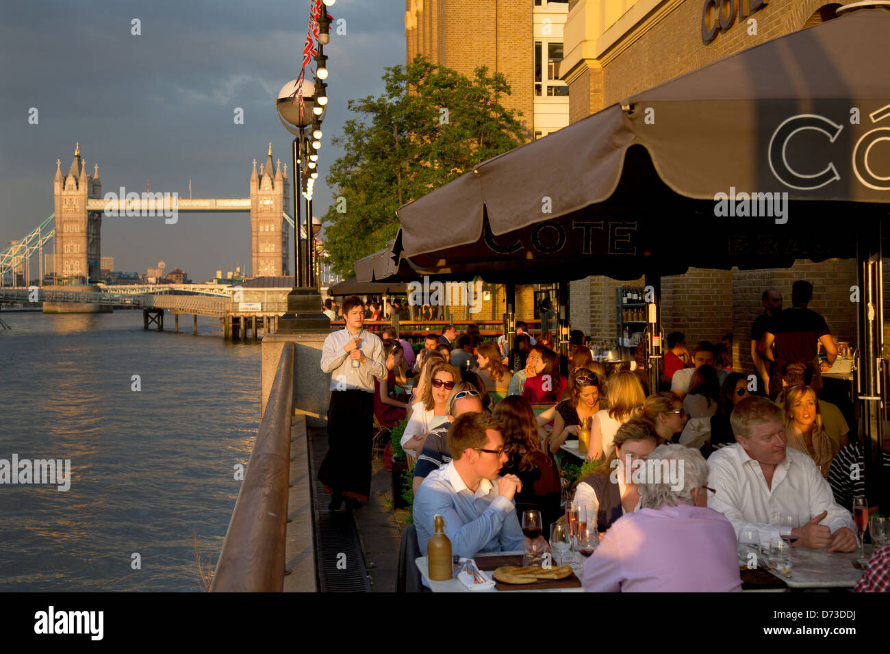 Londres, Grande-Bretagne, le restaurant français, Cote Brasserie sur la Tamise Banque D'Images