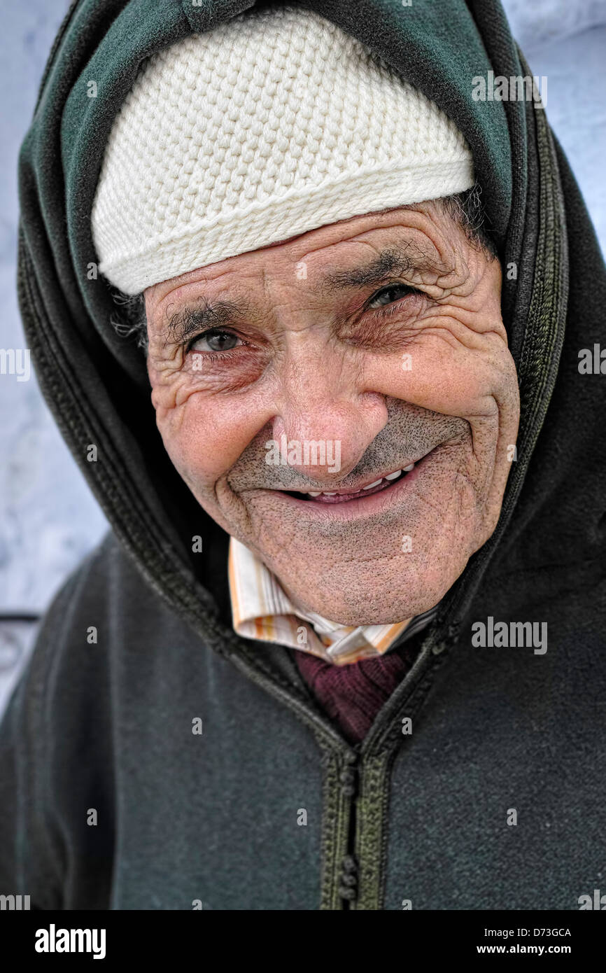 Heureux homme âgé à Chefchaouen Banque D'Images