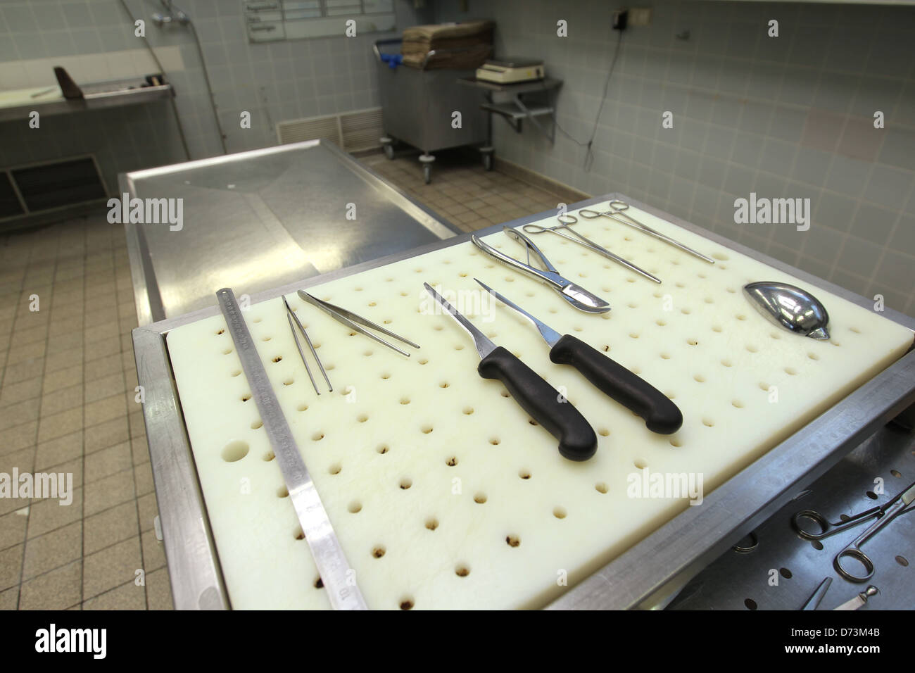 Kiel, Allemagne, instruments de pathologie à l'Institut de médecine légale de la UKSH Banque D'Images