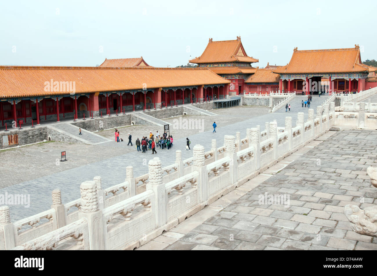 Cour extérieure avec Houyou Gate (à droite) dans la Cité Interdite, Pékin, Chine Banque D'Images