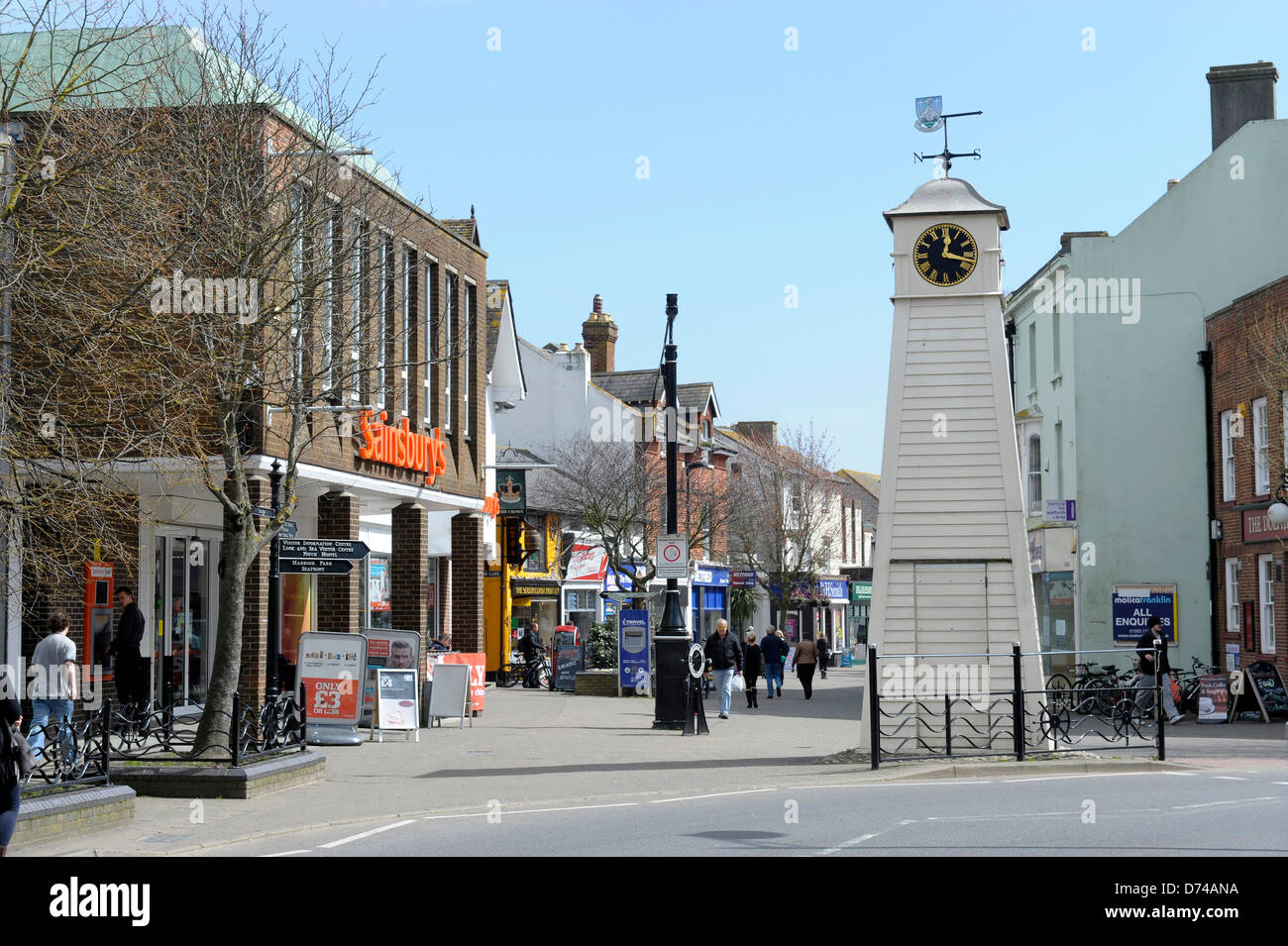 Old High Street et des boutiques, Littlehampton, West Sussex Banque D'Images