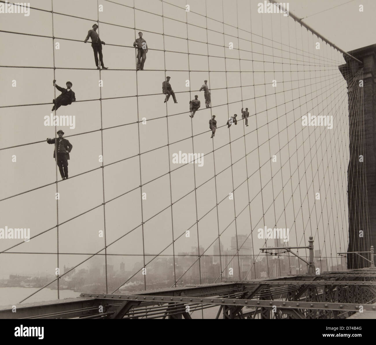 Peintres sur le pont de Brooklyn, 1914 Cables-October 7 bretelles Banque D'Images