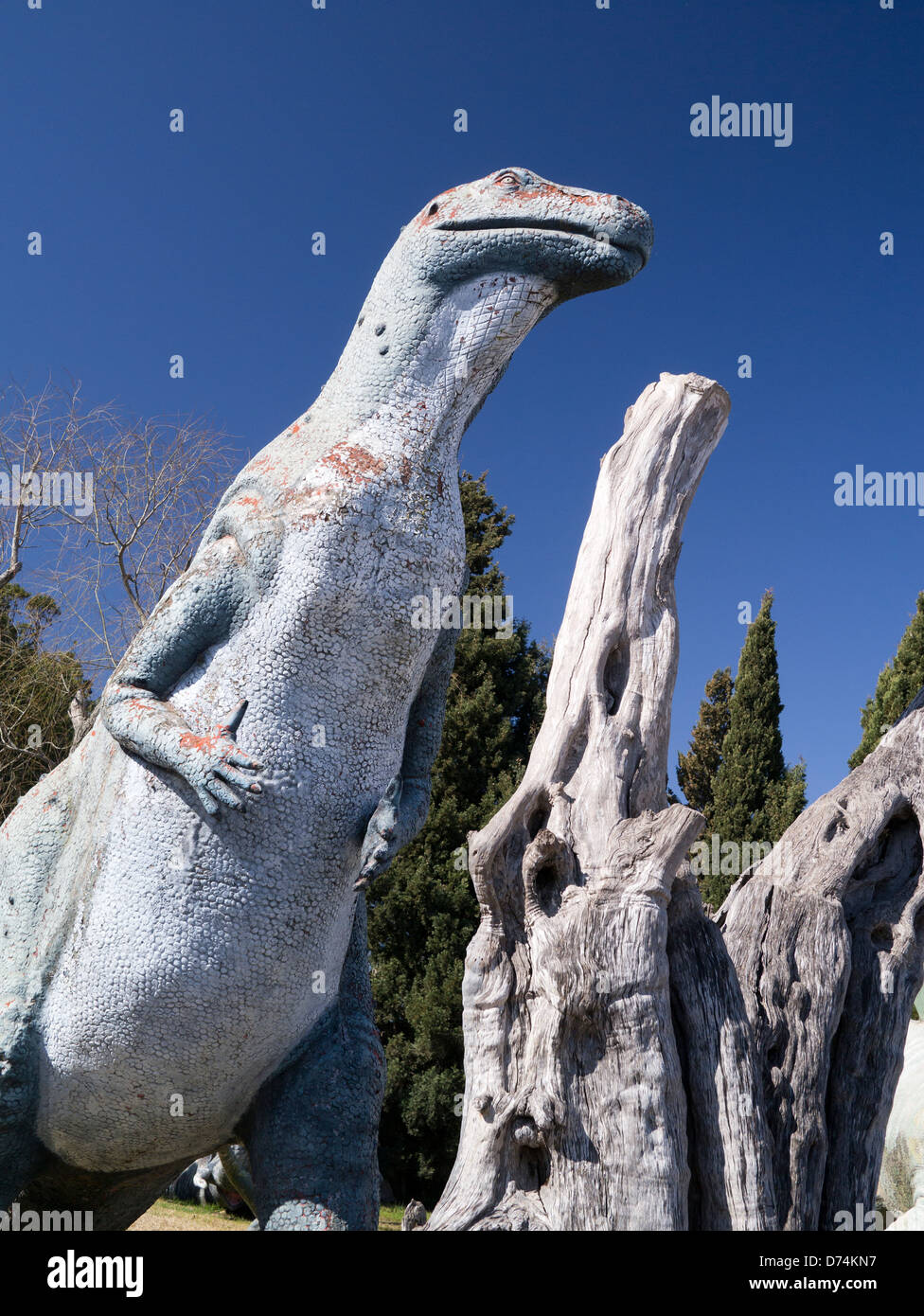 Des statues de dinosaures contre ciel bleu, Majorque Banque D'Images
