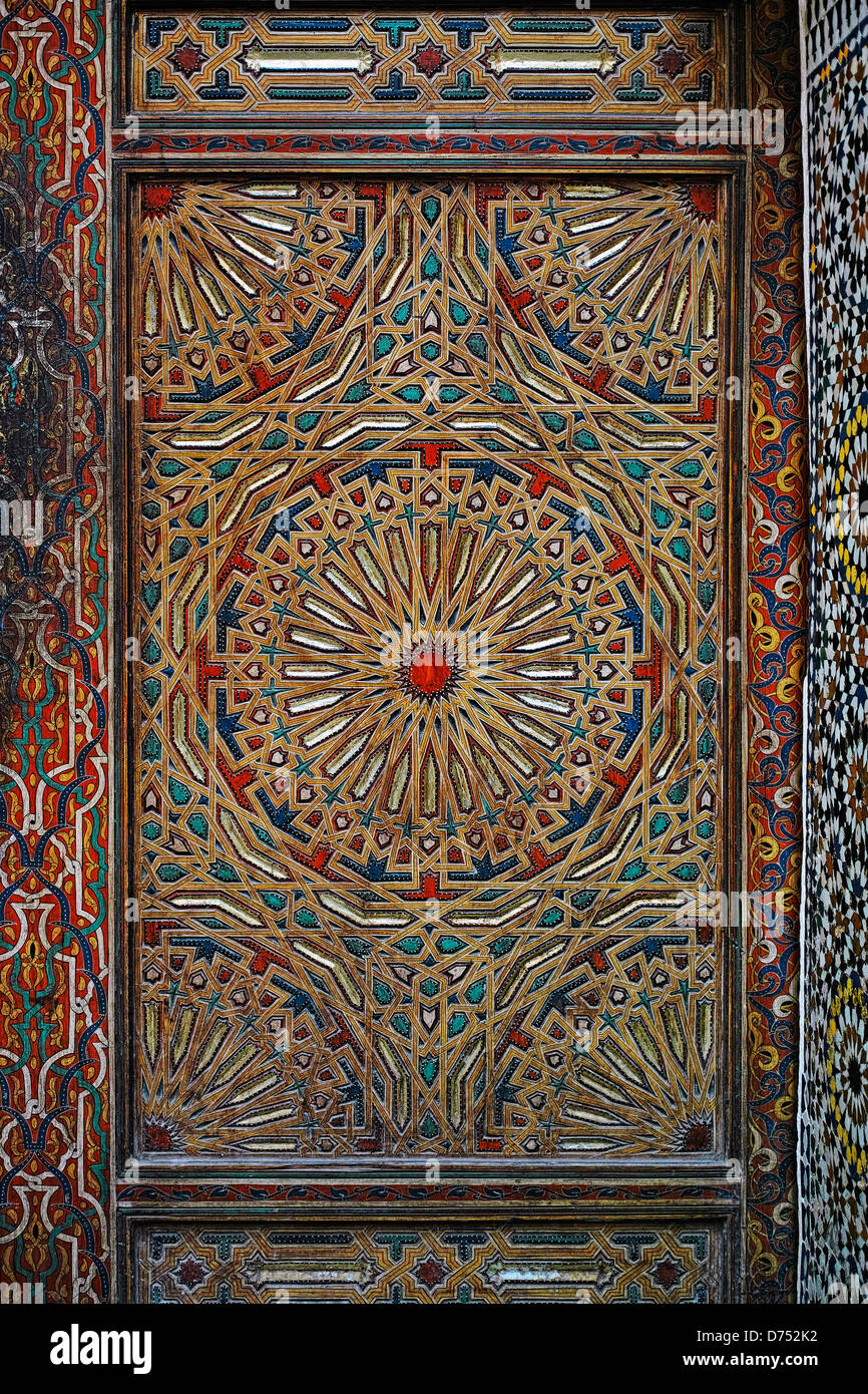 Porte peinte à Fes Maroc Banque D'Images