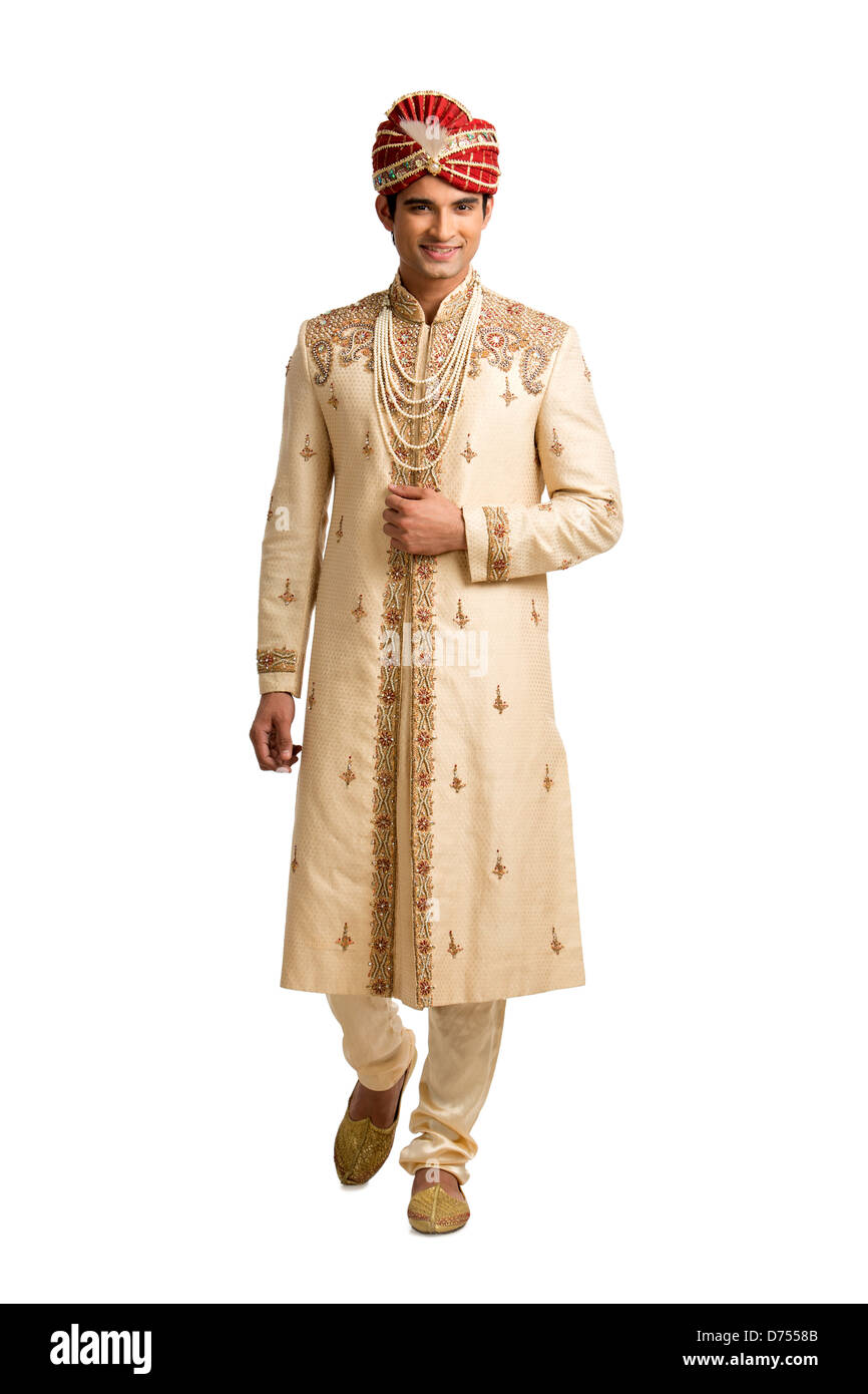 Portrait d'un indien en costume de mariage traditionnel Photo Stock - Alamy