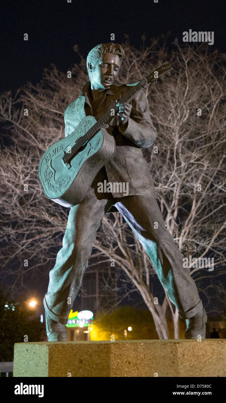 Statue d'Elvis Presley, Beale Street et S Main Street, Memphis, Tennessee. Banque D'Images