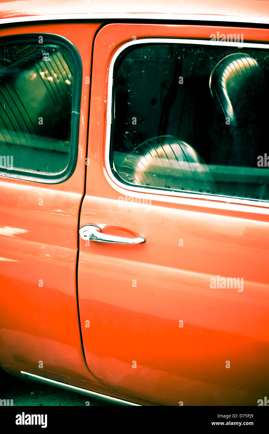Rouge vif fiat 500 Banque de photographies et d’images à haute ...
