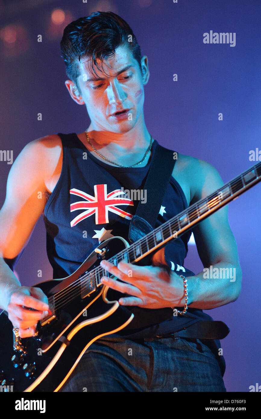 Alex Turner l'Arctic Monkeys live au centre de divertissement Adelaide, Australie - 10.01.12 Banque D'Images