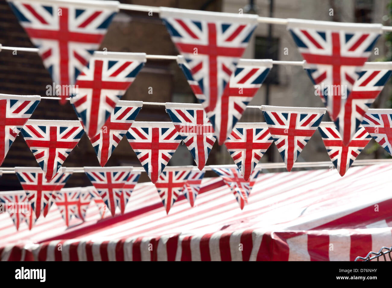 Union Jack noir,Grande-bretagne, drapeau, drapeaux, drapeaux Union Jack, en Angleterre. Party Time. Bunting Banque D'Images