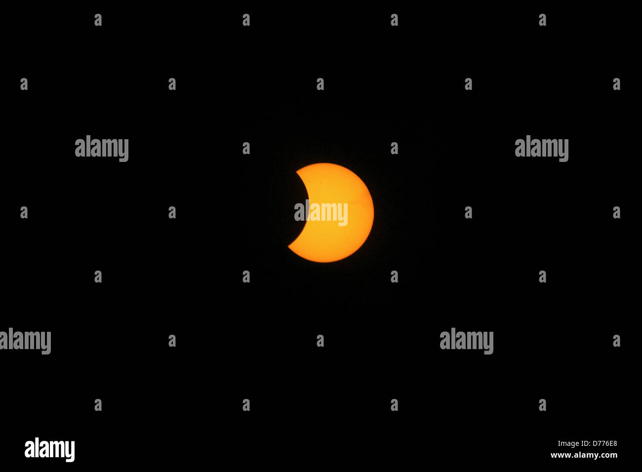 Éclipse solaire partielle Banque D'Images