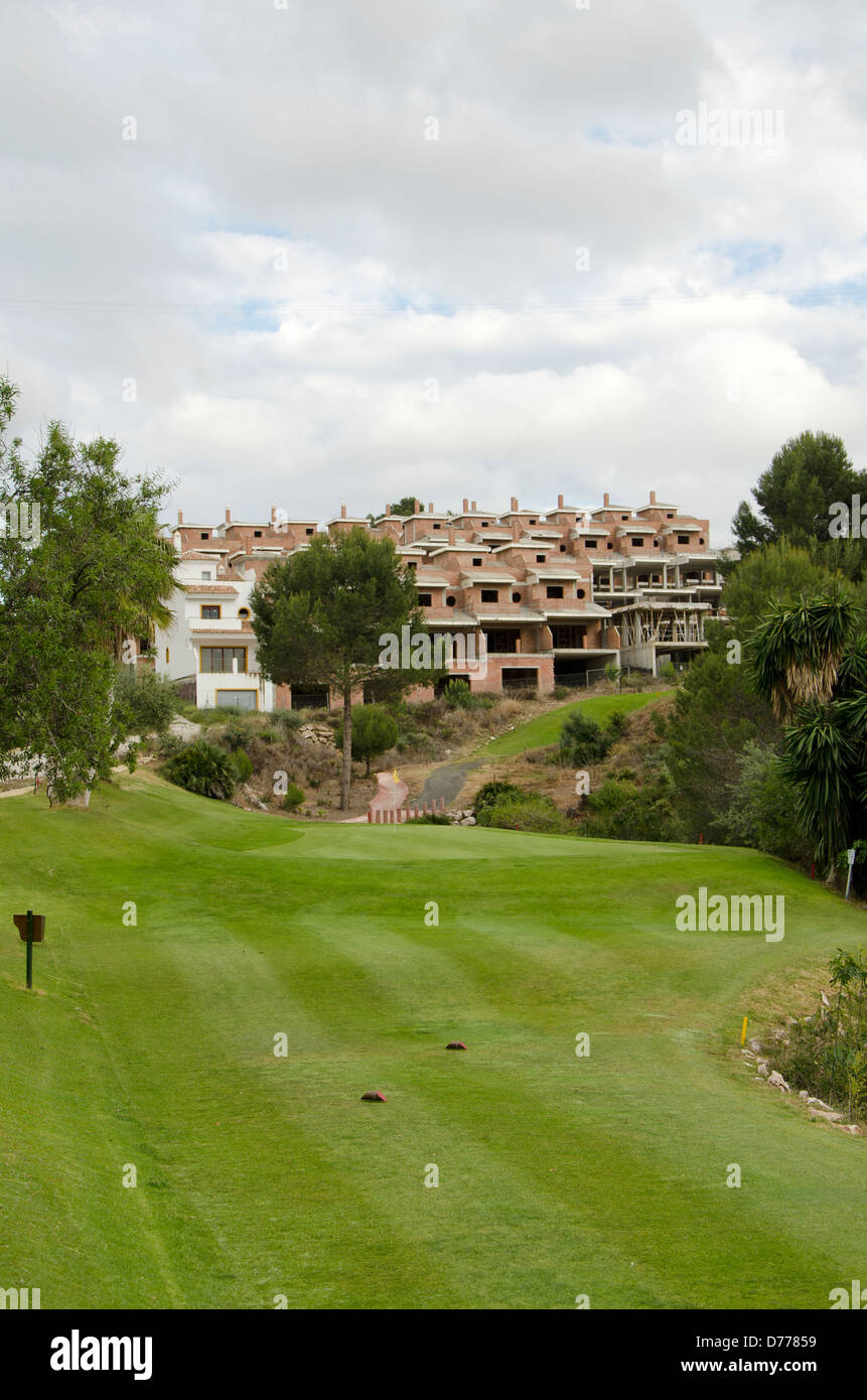 Maisons de ville à côté inachevé par 3 golf course en Espagne Banque D'Images