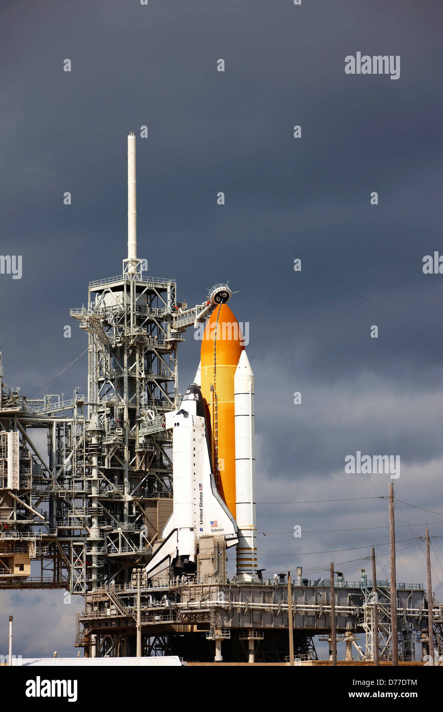 La navette spatiale Endeavour sur l'aire de lancement 39A prêts à lancer sur STS-130 NASA Kennedy Space Centre Merritt Island Florida USA Banque D'Images