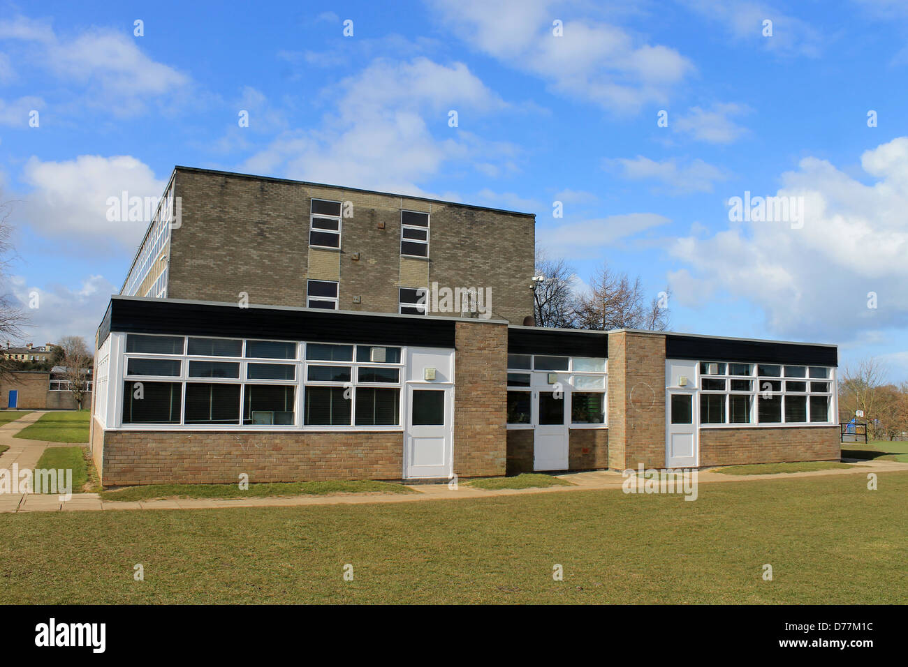 L'extérieur du bâtiment de l'école secondaire dans la région de Scarborough, Angleterre. Banque D'Images