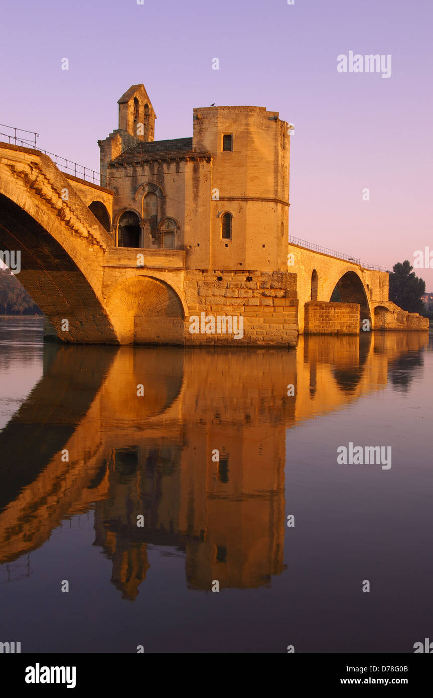 Saint Bénézet pont sur le Rhône. Avignon. Vaucluse. Provence-Alpes-Côte d'Azur. La vallée du Rhône. Provence. France Banque D'Images