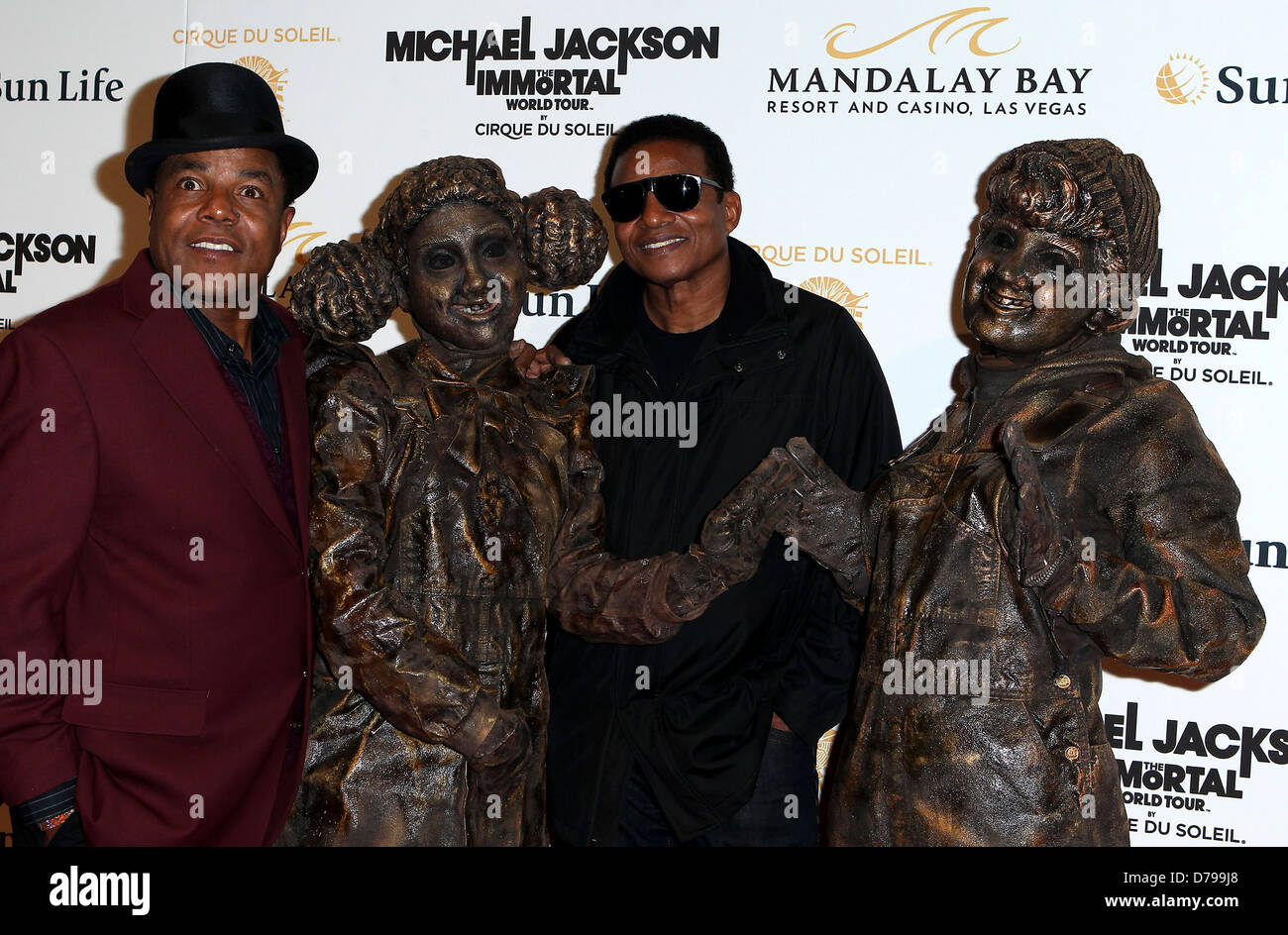 Tito Jackson, Jackie Jackson l'ouverture de "Michael Jackson THE IMMORTAL World Tour' au Mandalay Bay Resort and Casino Banque D'Images