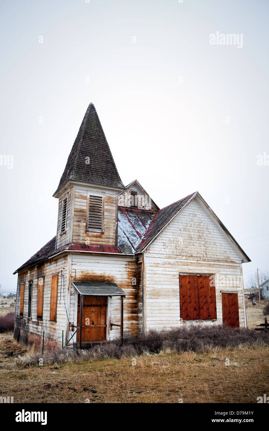 Ancienne église abandonnée dans les régions rurales de l'Oregon Banque D'Images