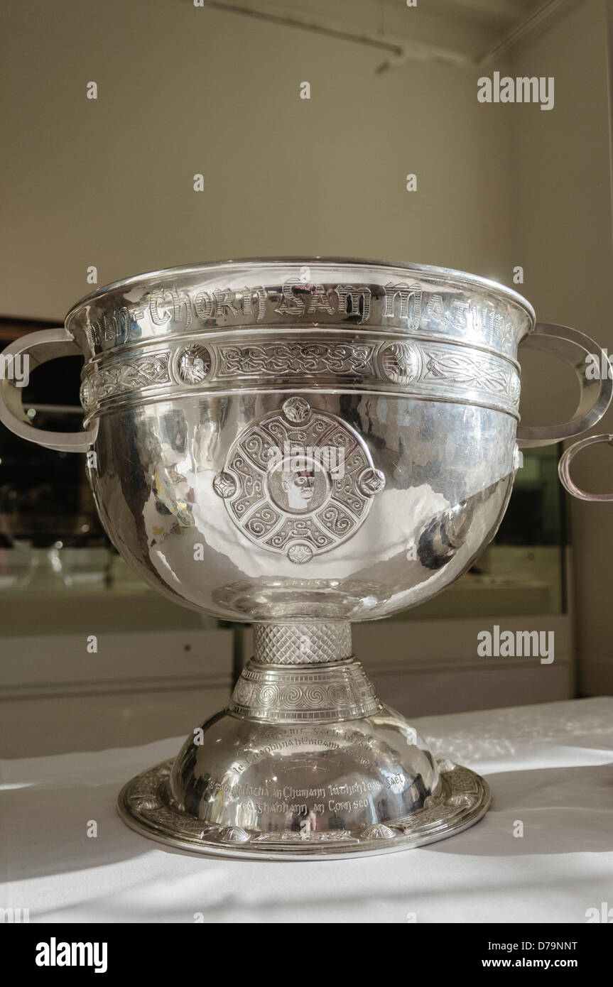 1er mai 2013, Belfast, Irlande du Nord. Sam Maguire GAA football gaélique trophy cup Banque D'Images