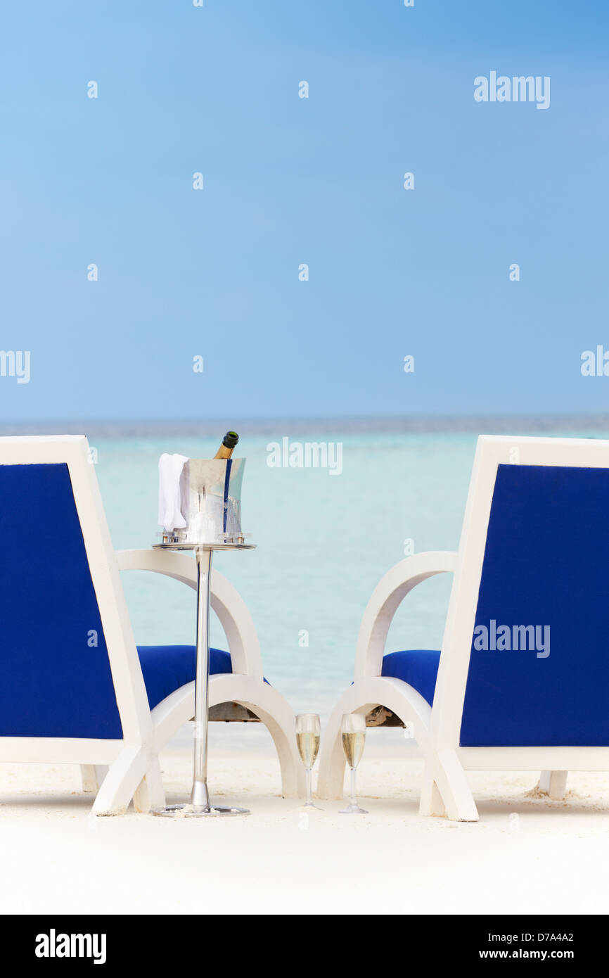 Bouteille de champagne entre présidents sur Belle Plage Banque D'Images