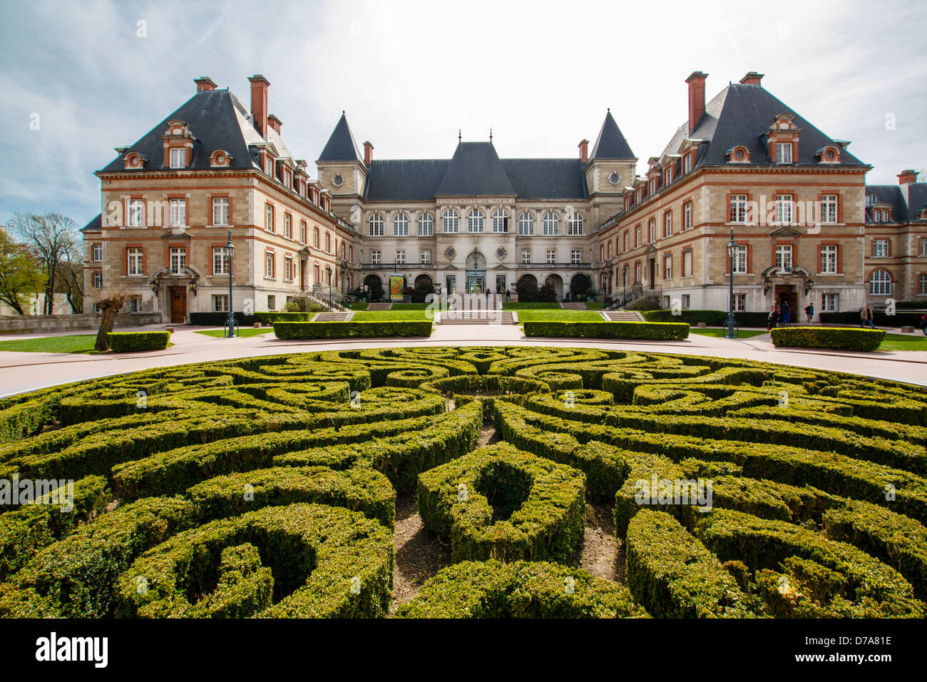 Bâtiment principal de l'Université campus à Paris, France / La Cité