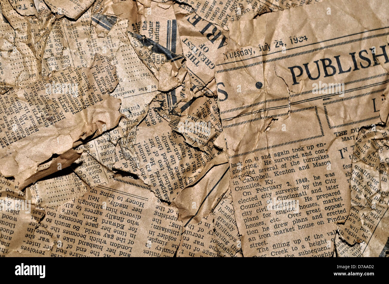 Vieux Papier Journal Froisse Banque d'image et photos Alamy