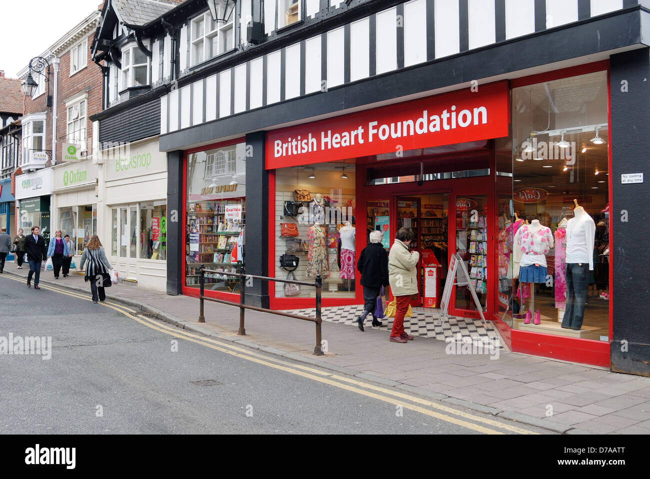 British Heart Foundation charity shop sur Frodsham Street, Chester, en Angleterre. Banque D'Images