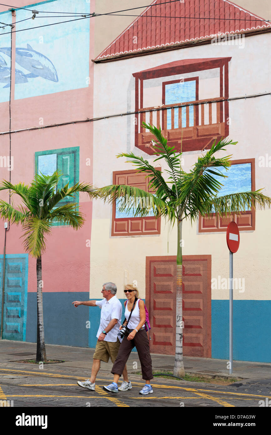 Peinture murale sur Imeldo Serris Street, Santa Cruz de Tenerife, Tenerife Island, Îles Canry, Espagne, Europe Banque D'Images