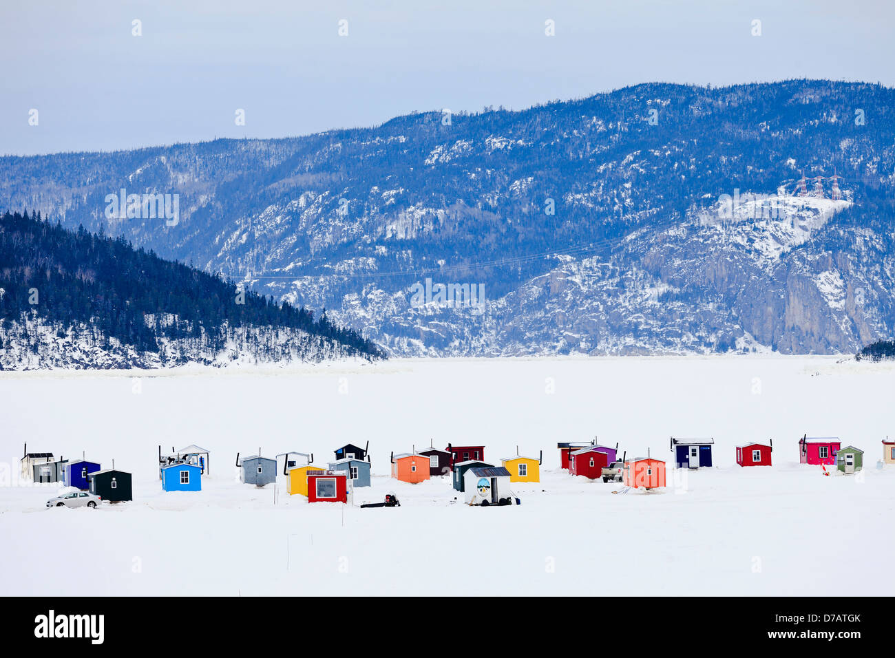 Cabanes de pêche sur glace sur la rivière Saguenay Saguenay Lac-Saint-Jean,  Québec, Canada Photo Stock - Alamy