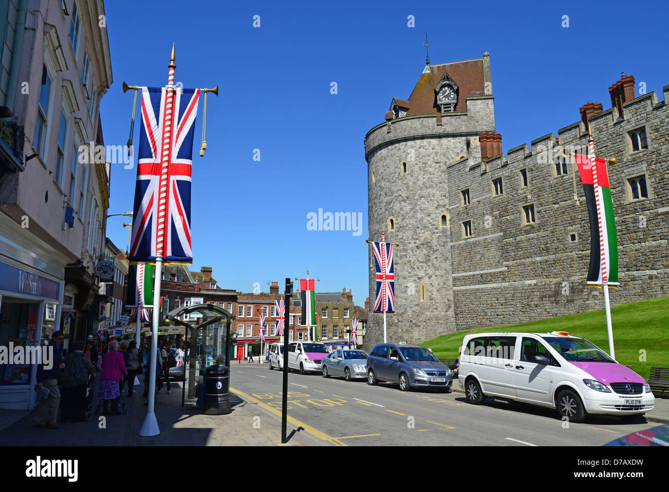 Les murs du château de Windsor, Thames Street, Windsor, Berkshire, Angleterre, Royaume-Uni Banque D'Images