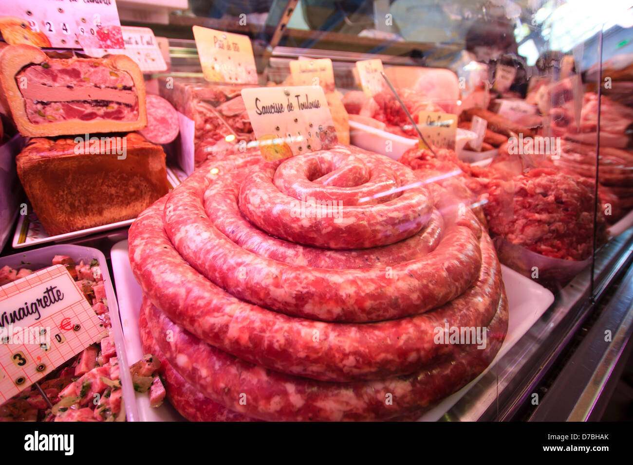 Saucisse de Toulouse / Matières 'saucisse de toulouse - Spécialité de viande Française de Toulouse. Banque D'Images