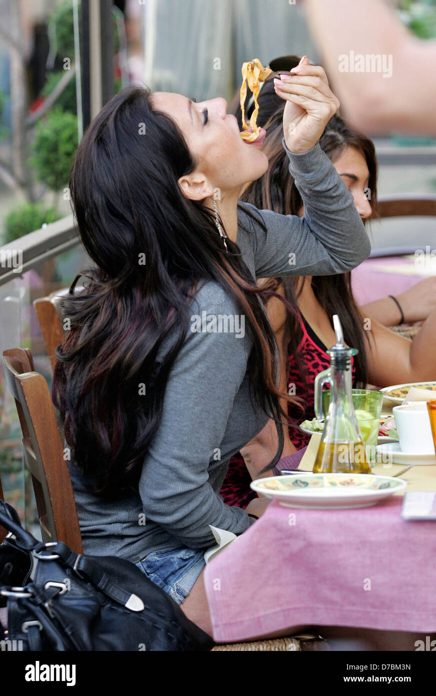 Jennifer "JWOWW" Farley Le cast de 'Jersey Shore' Profitez d'un dîner de pâtes à Florence Florence, Italie - 17.05.11 Banque D'Images
