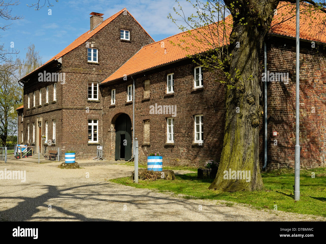 Ferme du Bas Rhin, Düsseldorf, Rhénanie du Nord-Westphalie, Allemagne. Banque D'Images