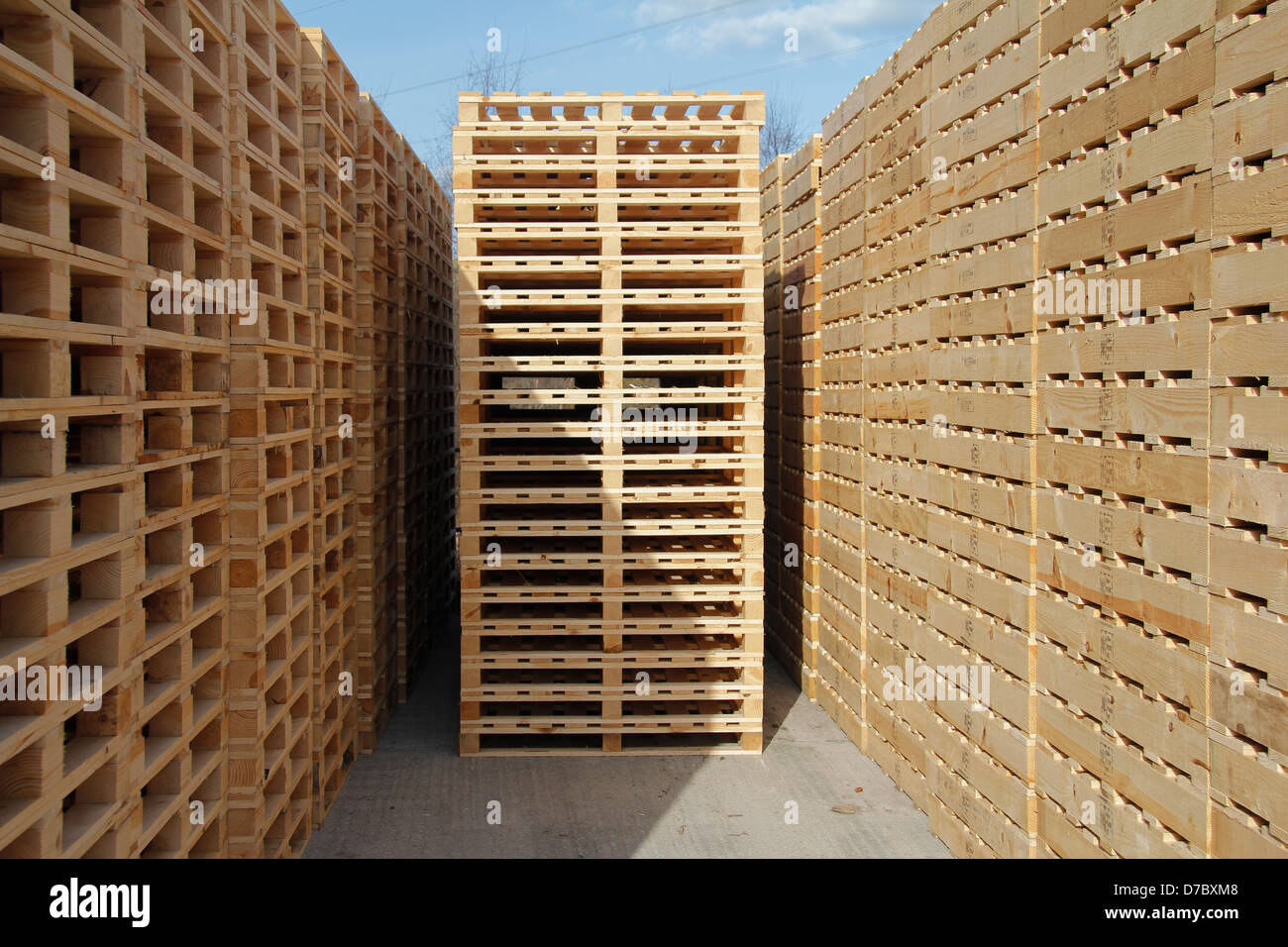 Piles de palettes Banque de photographies et d’images à haute