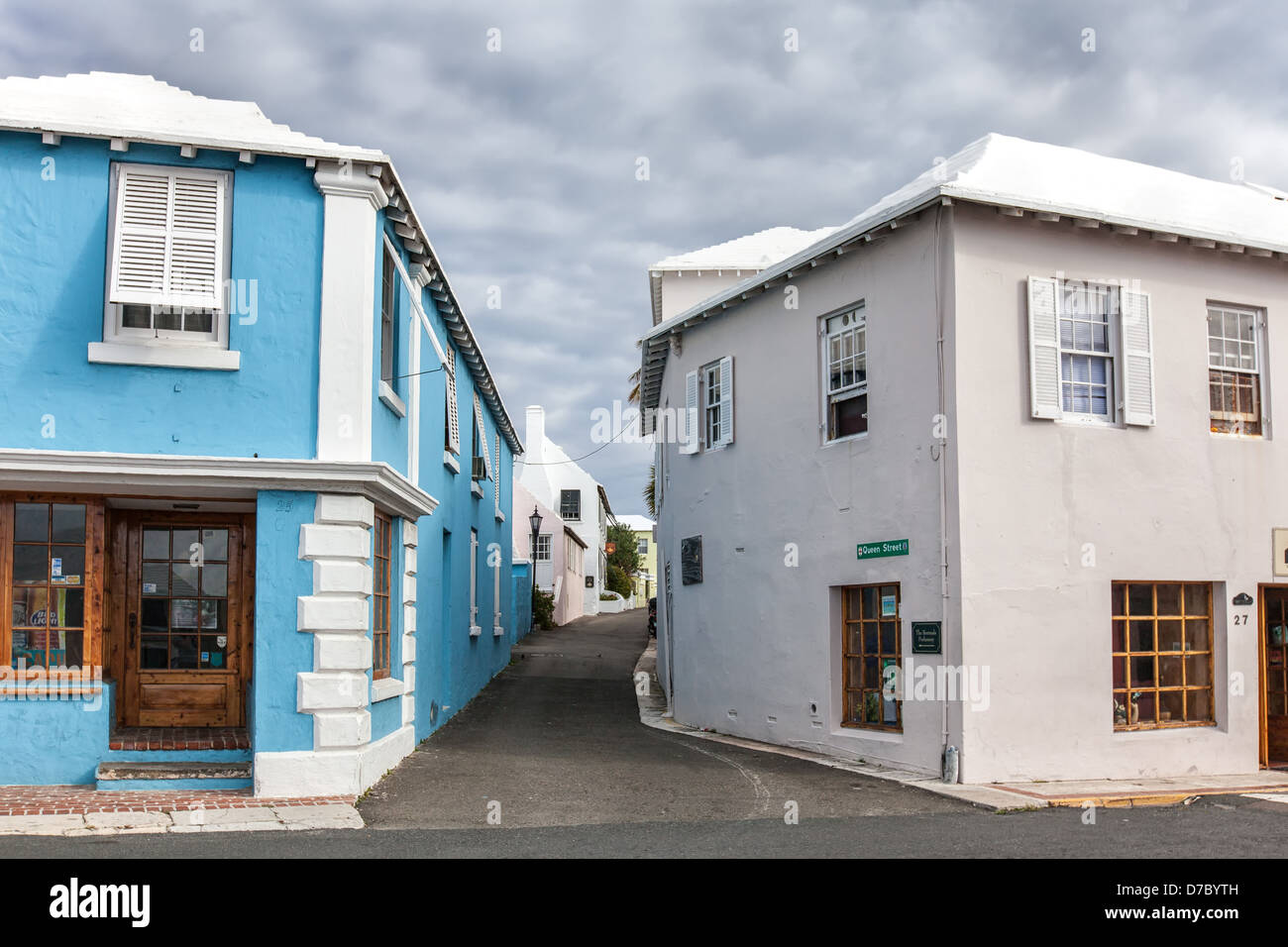 Les bâtiments et les rues de côté dans la ville de Saint George's, les Bermudes. Banque D'Images