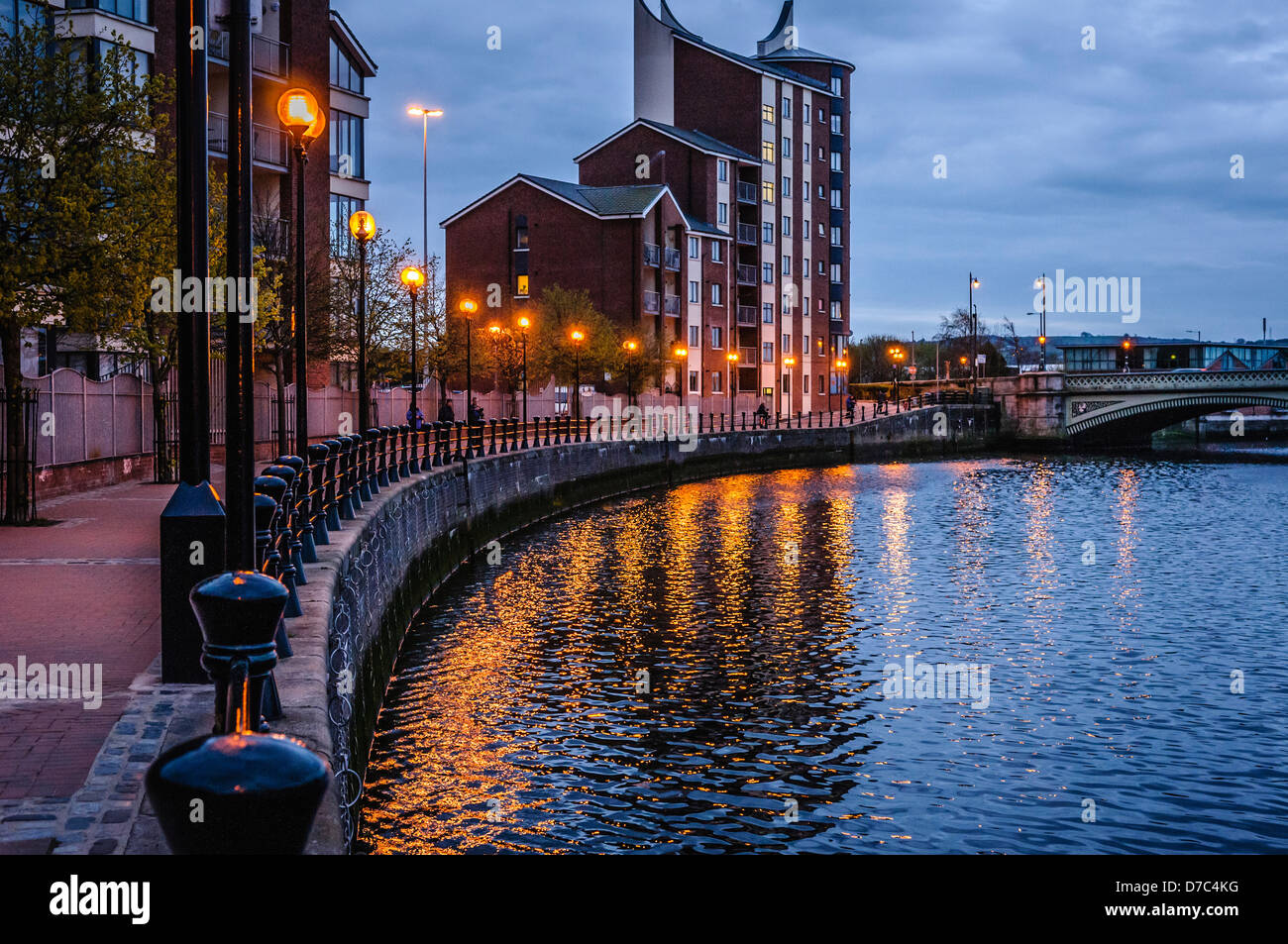 Laganside à pied, Belfast, au cours du début de soirée Banque D'Images