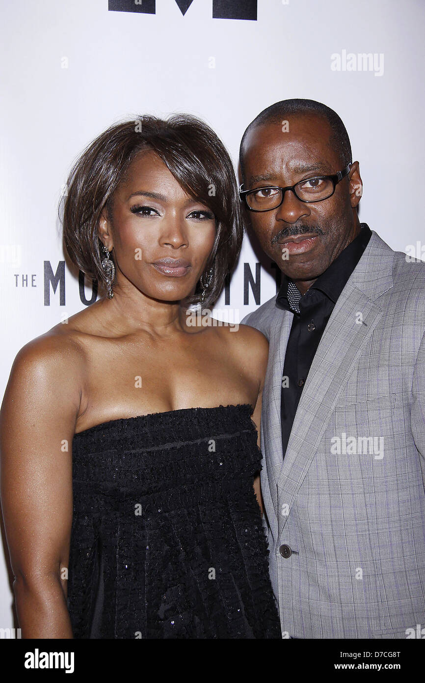 Angela Bassett et Courtney B. Vance après la soirée d'ouverture de la partie de Broadway 'la montagne' qui s'est tenue à l'espace banquet Banque D'Images