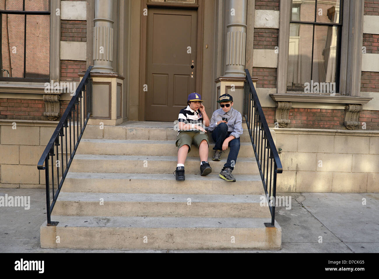 Deux garçons écouter l'ipod Paramount Pictures Studios Banque D'Images
