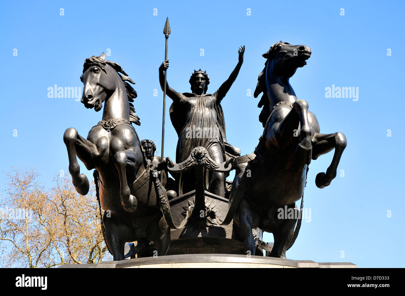 Londres, Angleterre, Royaume-Uni. Statue (1902 : Thomas 1970 Ford Econoline) de Boadicea / Boadicée de Westminster Bridge Banque D'Images