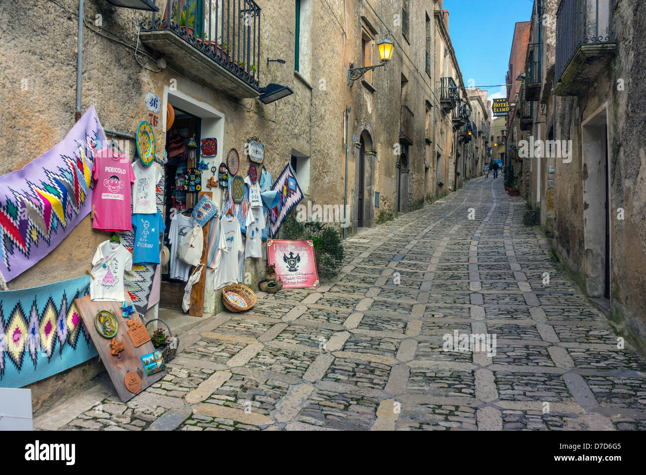 Ruelles pavées, Erice, ville ancienne, Sicile, Italie Banque D'Images