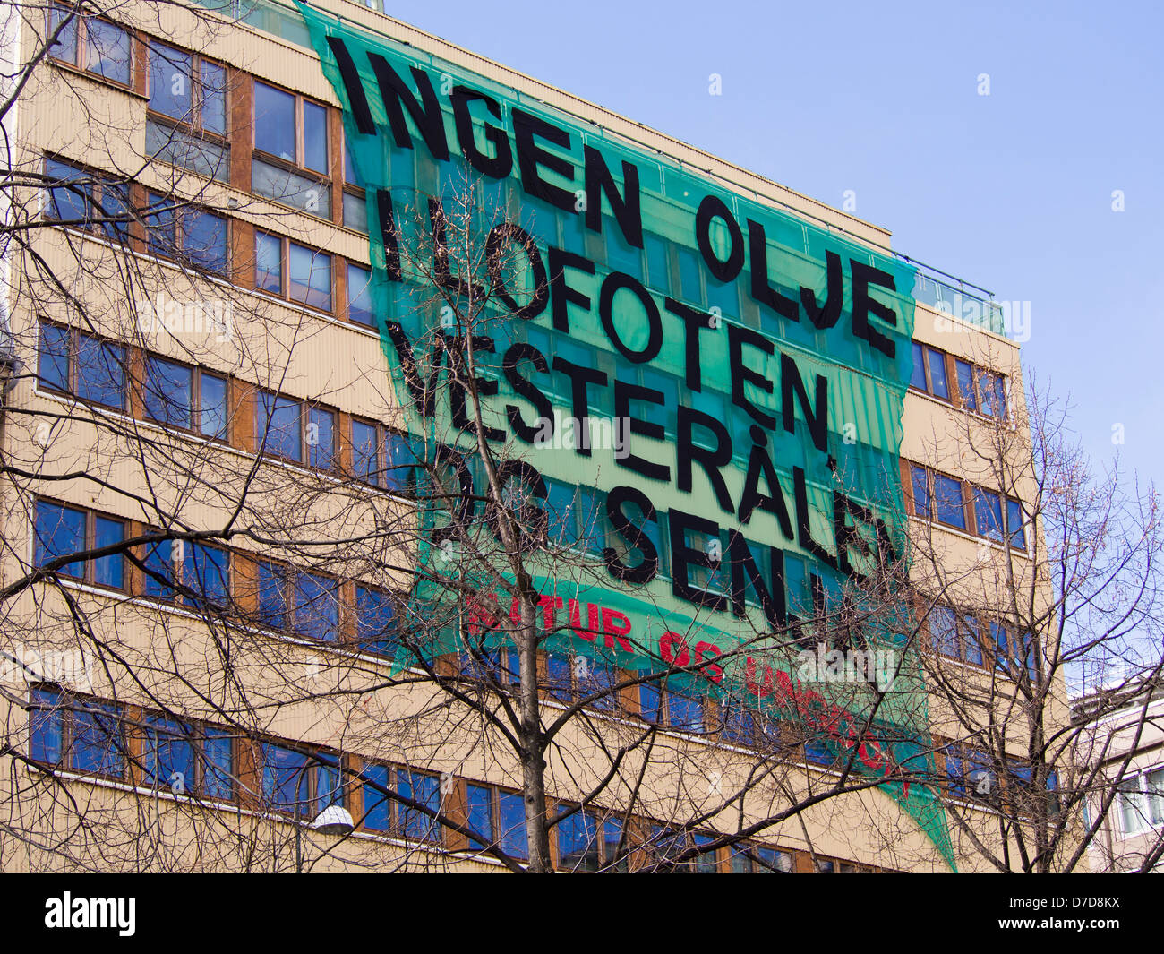 Le 1 mai 2013, les célébrations de la fête du travail à Oslo en Norvège, la bannière qui protestent contre l'exploitation du pétrole dans le nord de la Norvège Banque D'Images