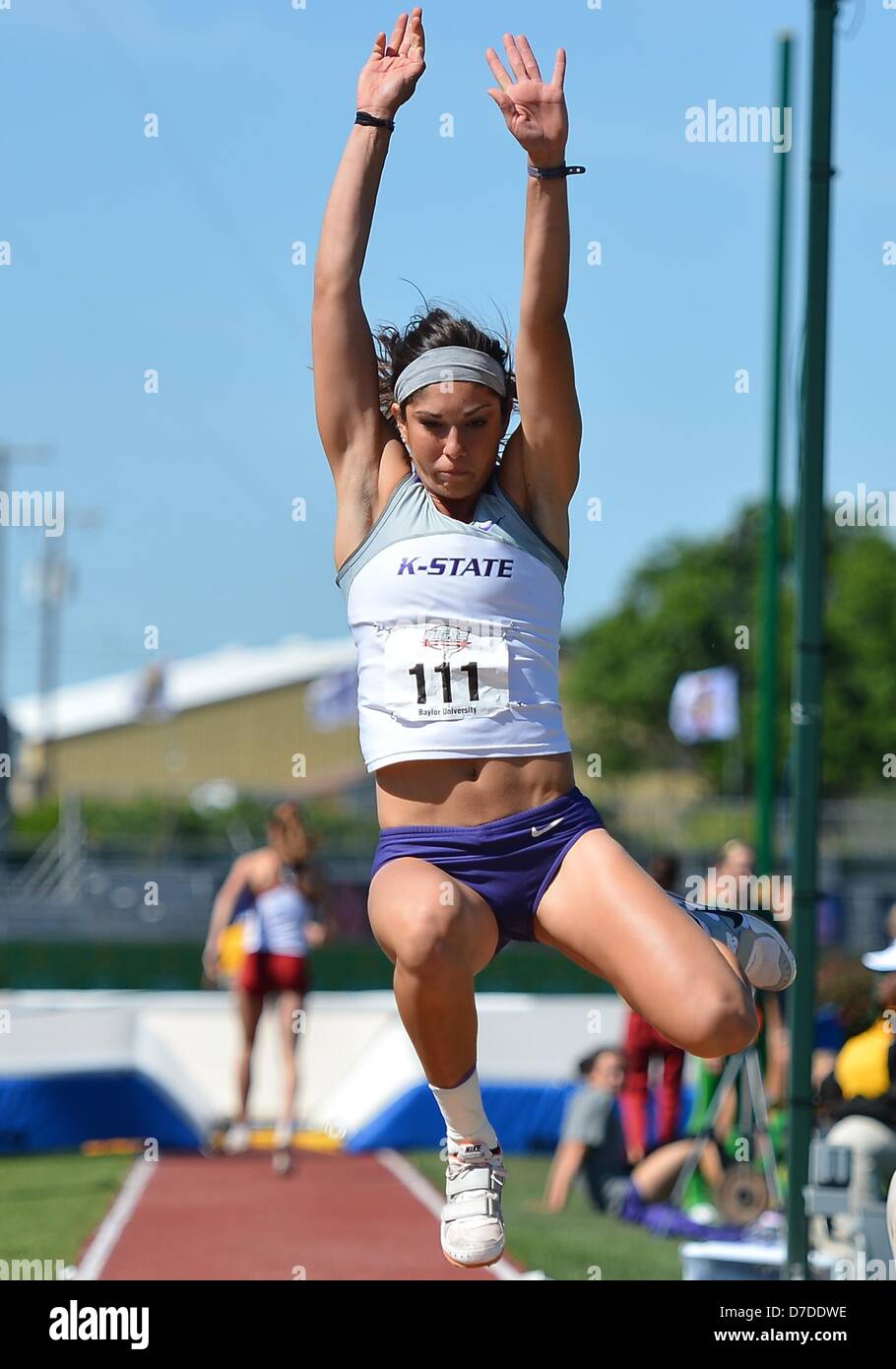 4 mai 2013 - Waco, TX, États-Unis - 04 mai, 2013 Sarah Klomer # 111 participe à l'événement femmes saut en longueur lors de grands 12 d'Athlétisme en plein air au complexe d'athlétisme de Hart-Patterson à Waco, au Texas. Banque D'Images